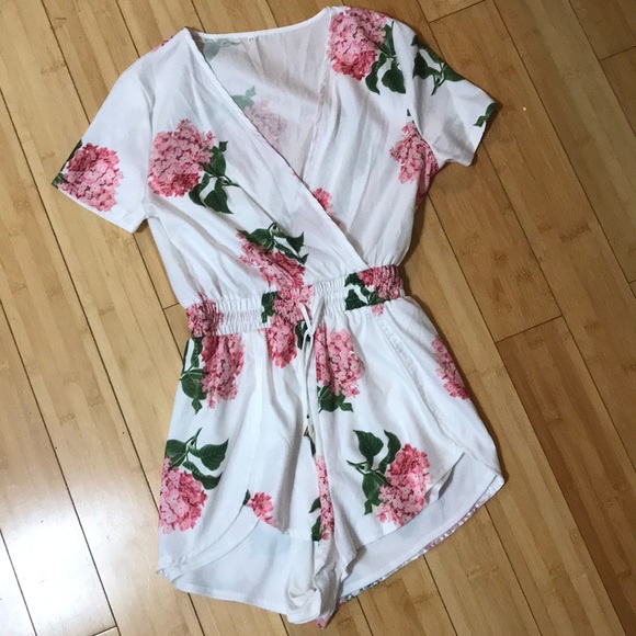 Shein floral Romper - Picture 3 of 3